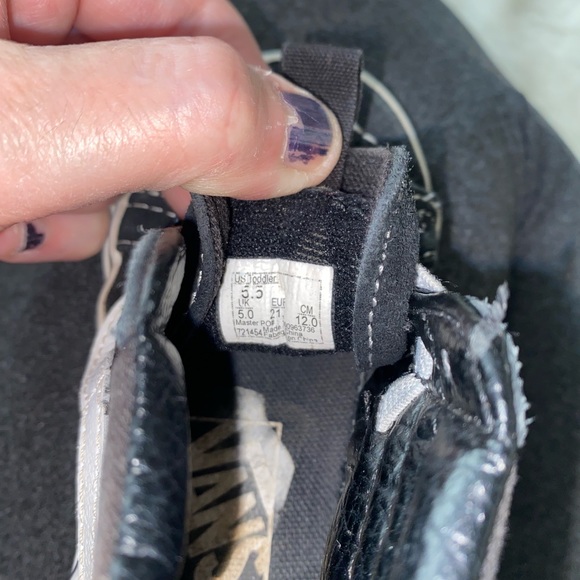 Vans - Picture 7 of 7